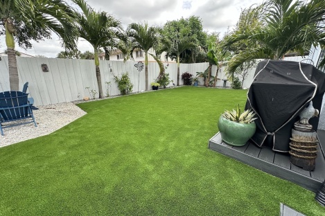 ARTIFICIAL-LAWN-–-ASTRO-TURF