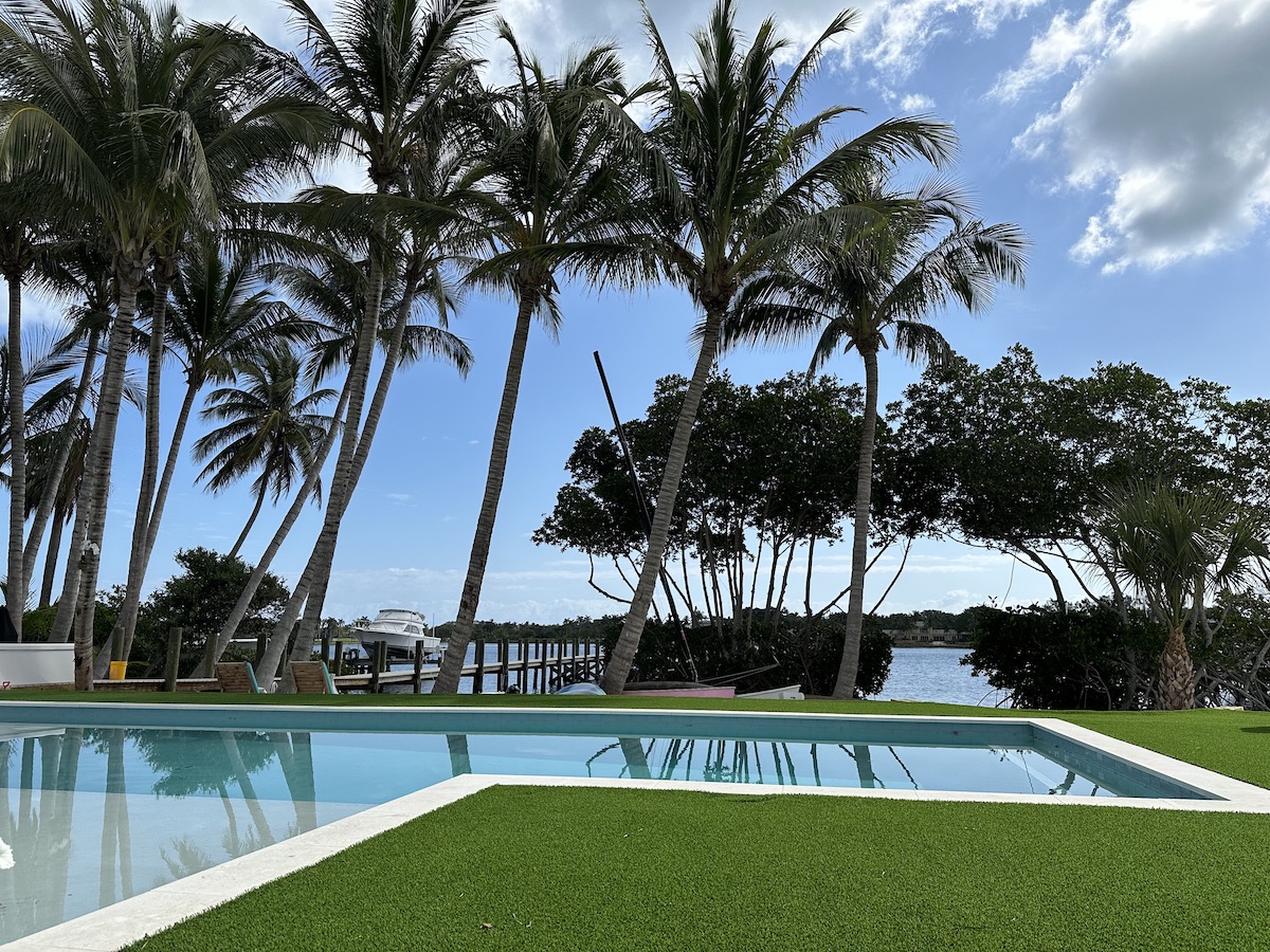 Synthetic Turf for Pool Decks in Palm Beach Gardens, Delray Beach,FL.